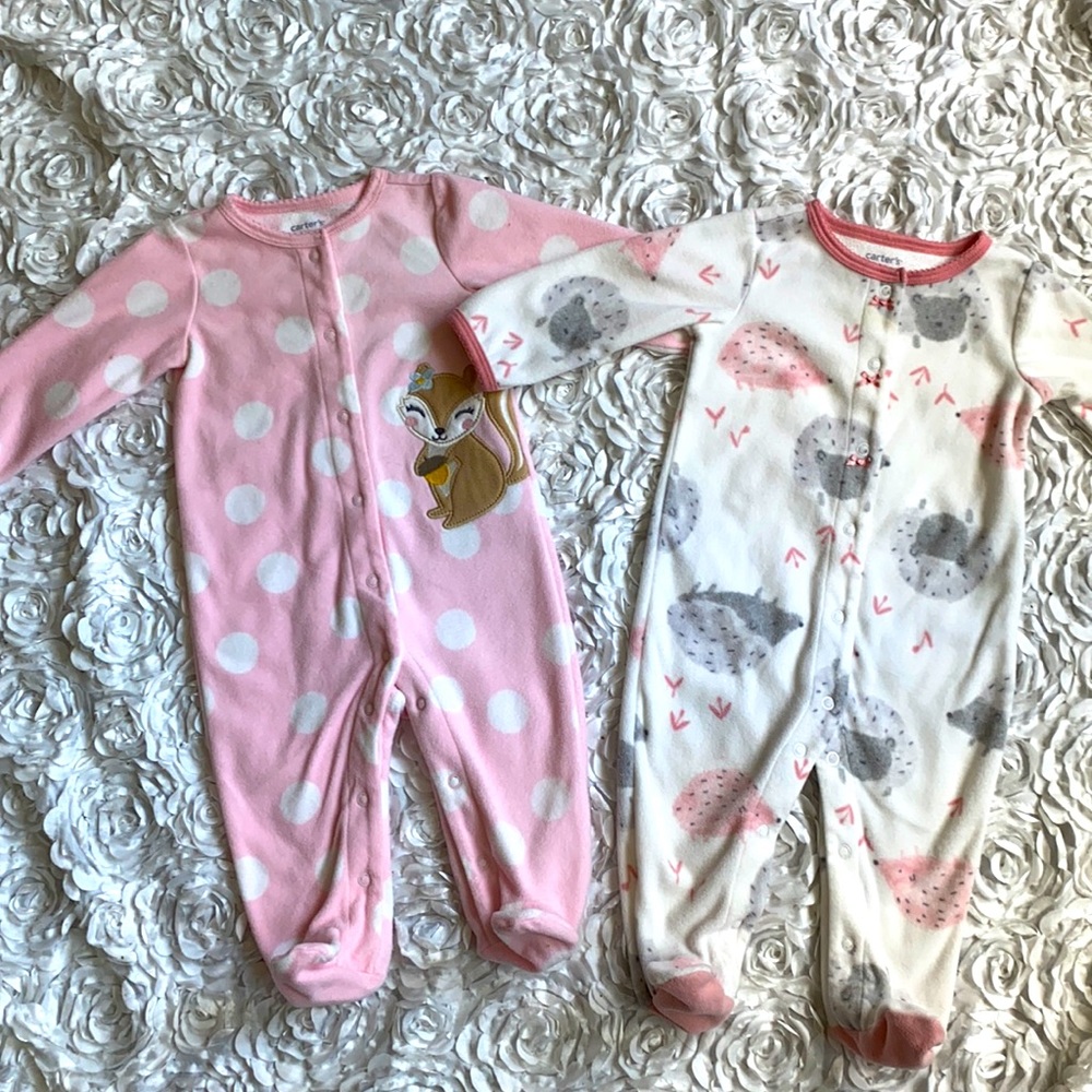 3/$30 bundle of 2 Carter’s‎ pajamas size 6 months